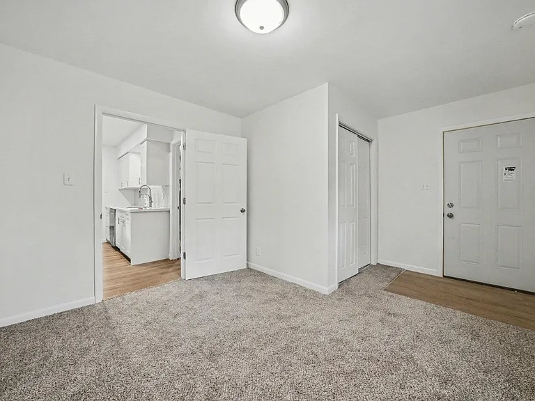 613 N Ashland Ave — Photo 8