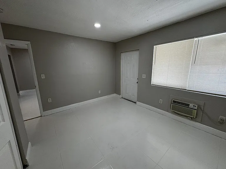 1920 Washington Ave #2 — Photo 10