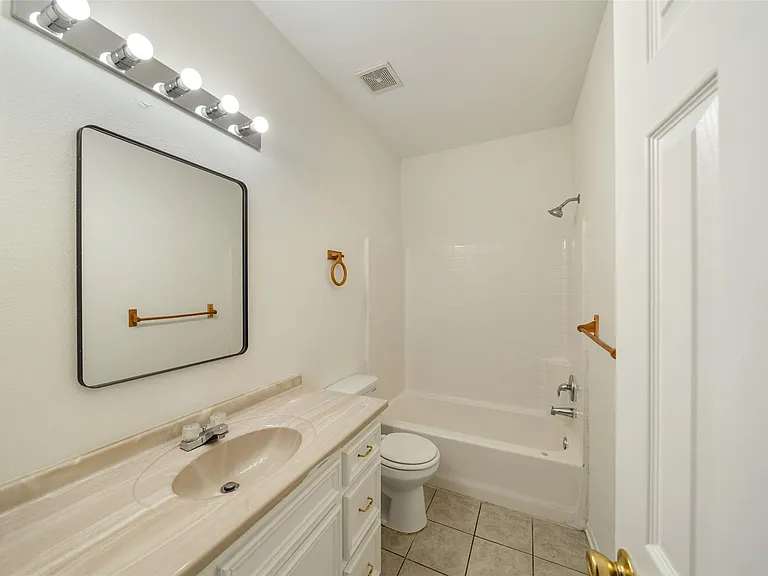 5502 Finch St #B — Photo 27