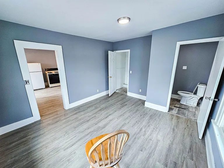 4831 E Washington St #4 — Photo 8
