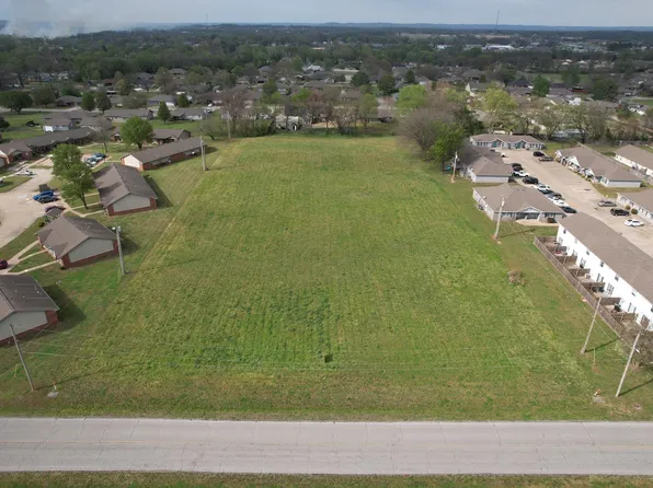E 11th St, Grove, OK 74344