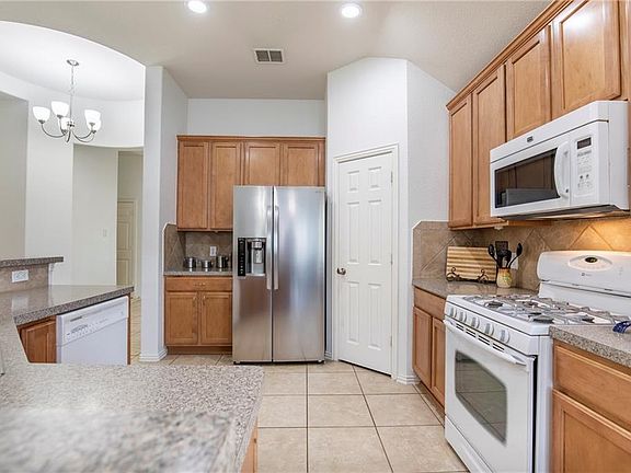 4th image of 2281 Stuttgart Dr