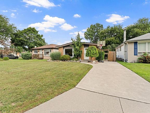2nd image of 1714 Sun Valley Dr