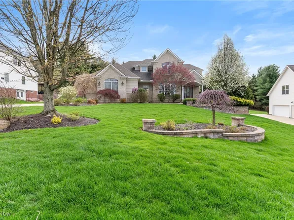 420 Wakefield Run Blvd, Hinckley, OH 44233