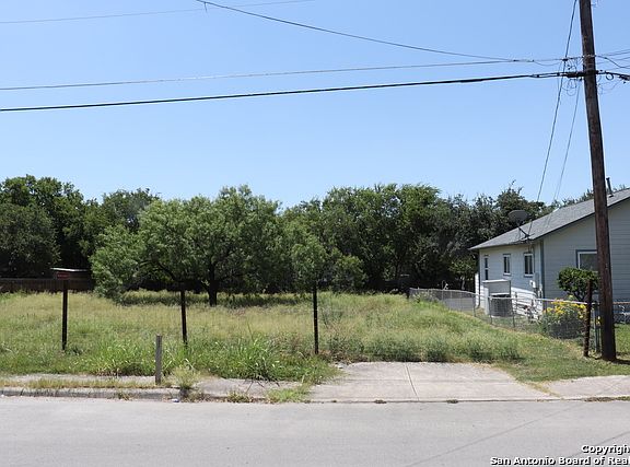5th image of 222 Pickford Ave