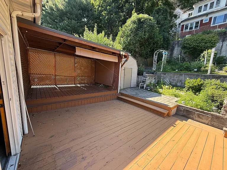 41 E Sunbury St — Photo 24
