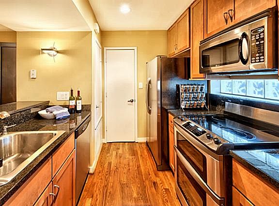 2nd image of 4251 Buena Vista St APT 4