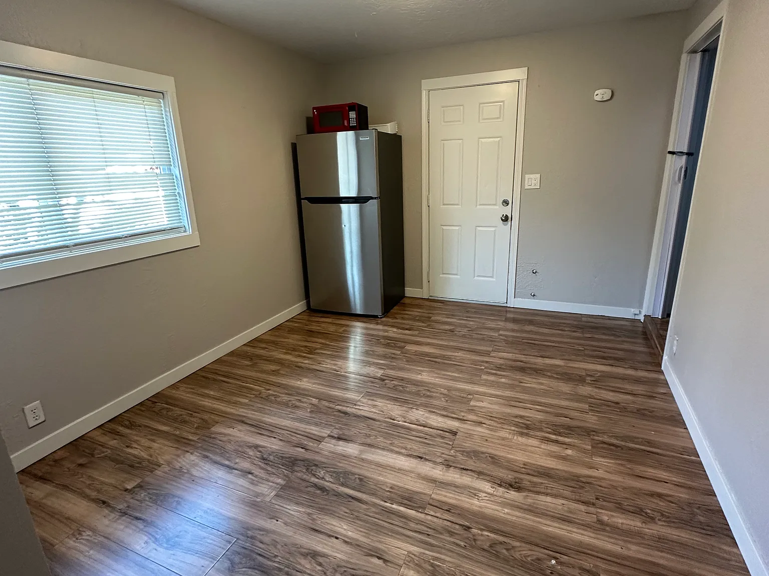 1 bed, 500 sqft, $1,400 — Photo 4
