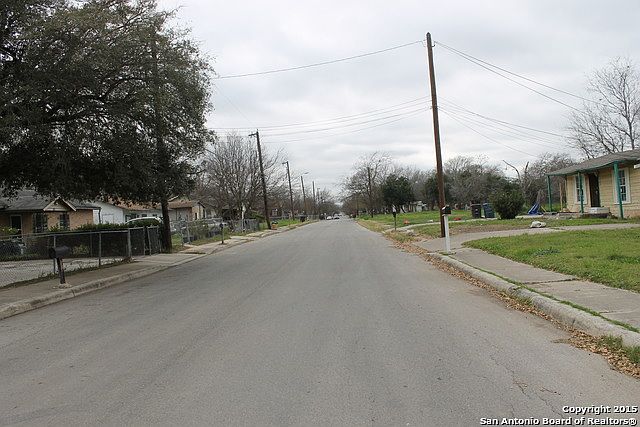 2nd image of 754 Sterling Dr