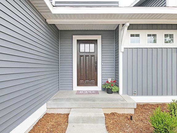 2nd image of 3383 Sagecrest Dr