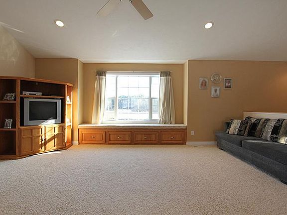 4th image of 9538 80th Ave