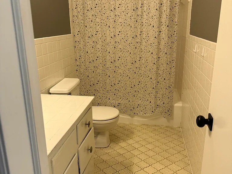 204 Carolyn Dr — Photo 8