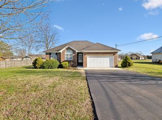 2311 Forrest Fields Dr, Chapel Hill, TN 37034