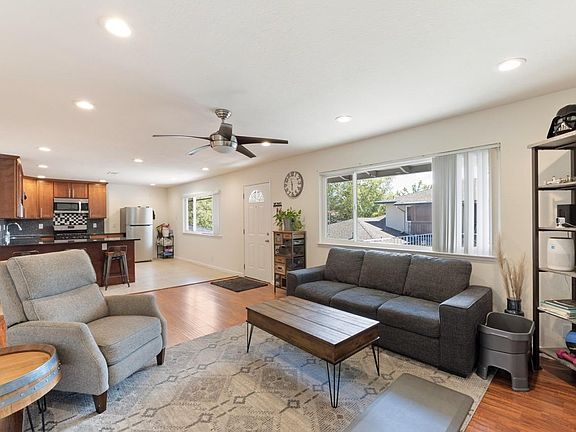 2nd image of 236 Echo Ave