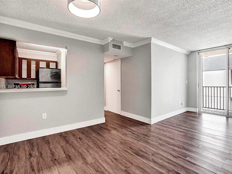 126 SW 17th Rd #601 — Photo 5