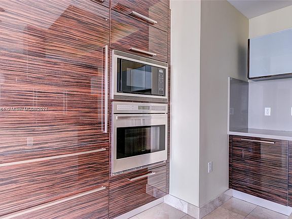 4th image of 200 Sunny Isles Blvd #2