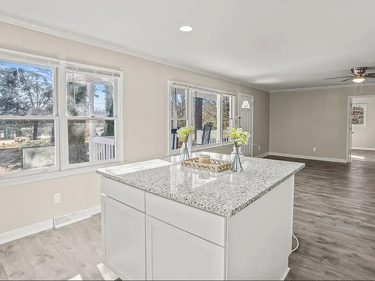 425 Yachting Rd — Photo 17