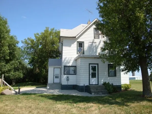 1401 Yacht Ave, Stewart, MN 55385