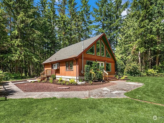 3rd image of 1920 177th Avenue NE