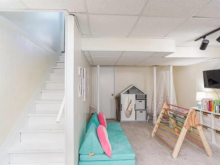 3255 Bolgos Cir — Photo 15
