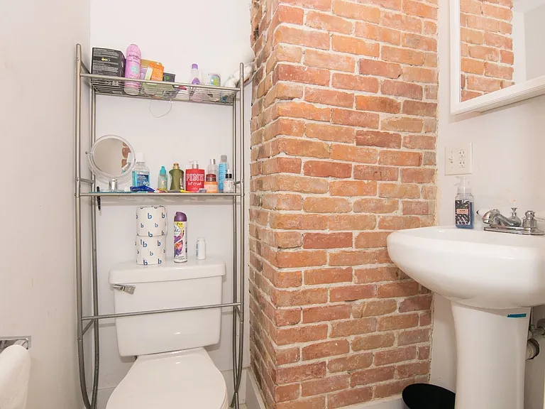 29 Brackett St — Photo 9