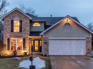 418 Hamilton Meadows Dr, Fenton, MO 63026