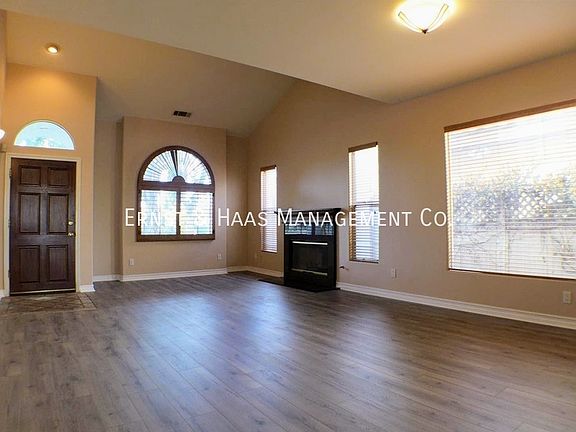 3rd image of 3560 Pine Ave