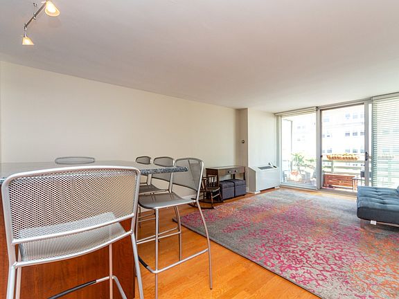 3rd image of 5601 N Sheridan Rd APT 18D