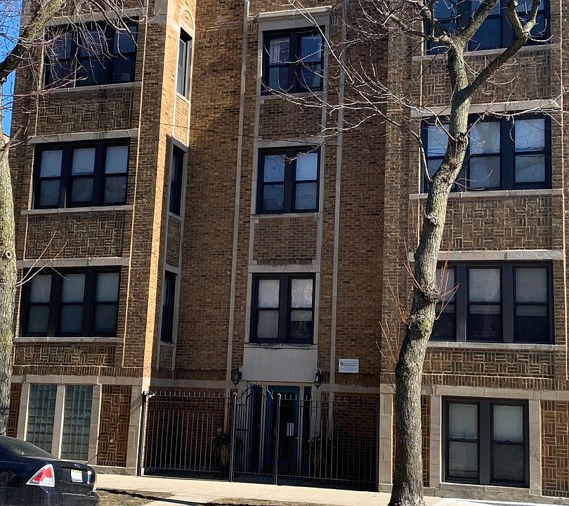 1st image of 835 N Hoyne Ave APT 1