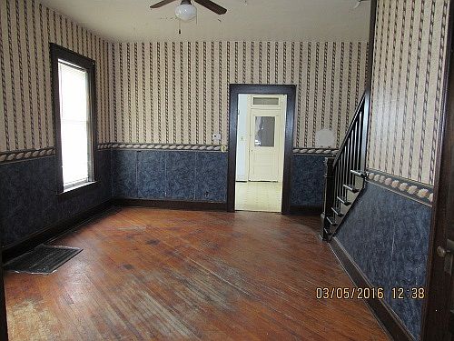 5th image of 203 W Central Ave