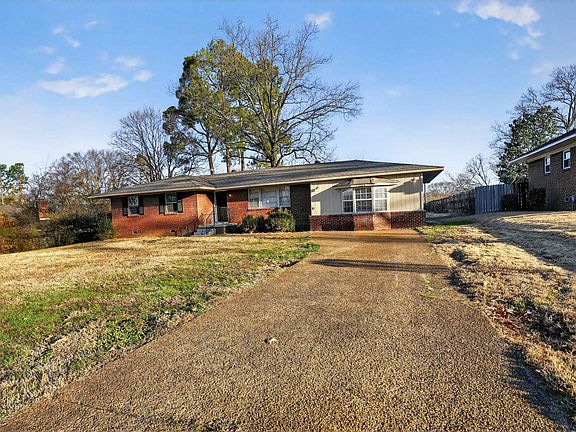 2nd image of 1404 Old Hickory Rd