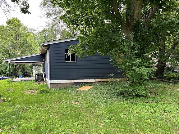 3rd image of 10114 Mayfair Dr