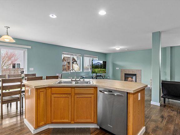 5th image of 17734 17th Avenue E