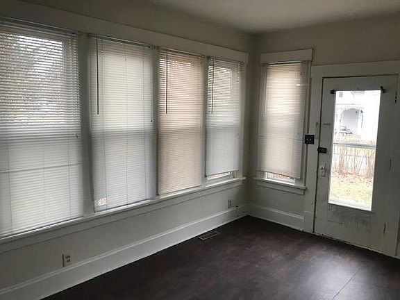 3rd image of 26 N Vine St APT A