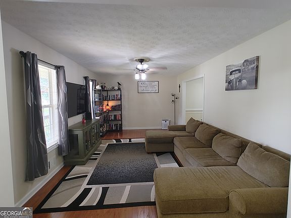 4th image of 368 Cattlemans Cir