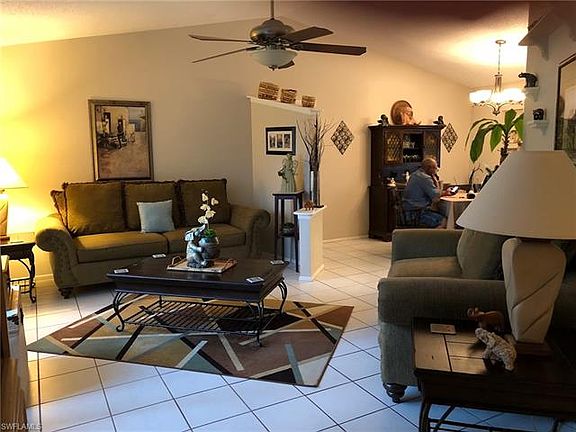 3rd image of 310 NE 18th Pl