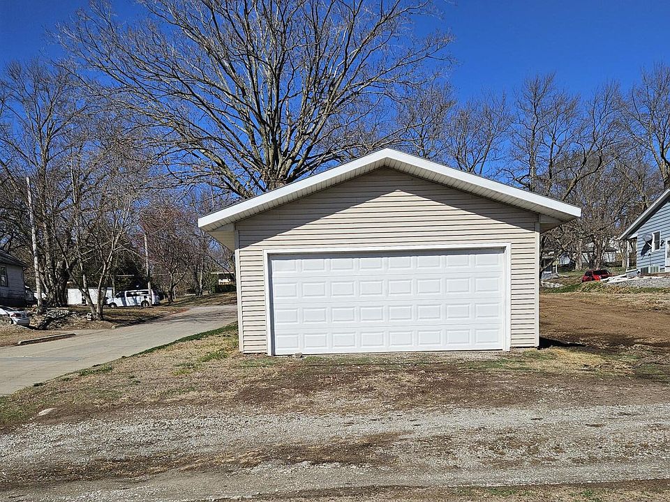 1st image of 2300 Main St