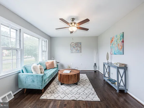 534 Pritchard Dr, Linthicum, MD 21090