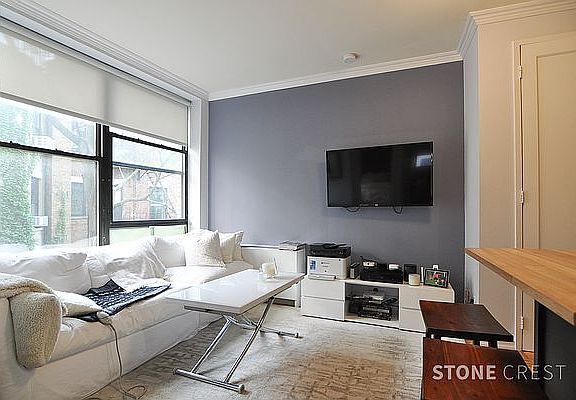 2nd image of 304 W 92nd St APT 4B