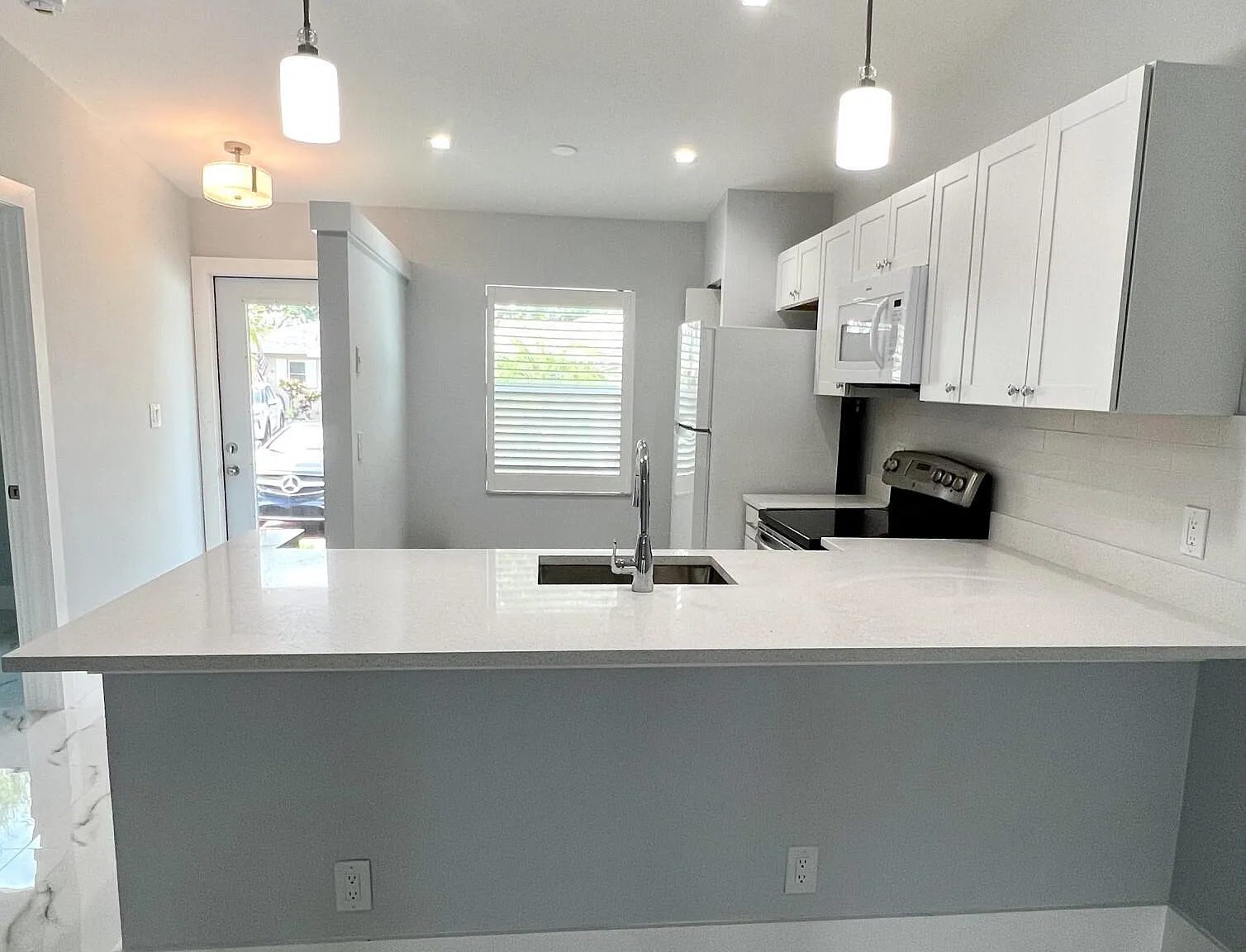 2 bed, 2.0 bath, 863 sqft, $2,800 — Photo 1