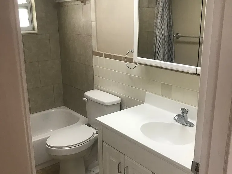 5906 Elkhorn Blvd — Photo 7