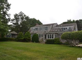 8 Delafield St, Westhampton Beach, NY 11978