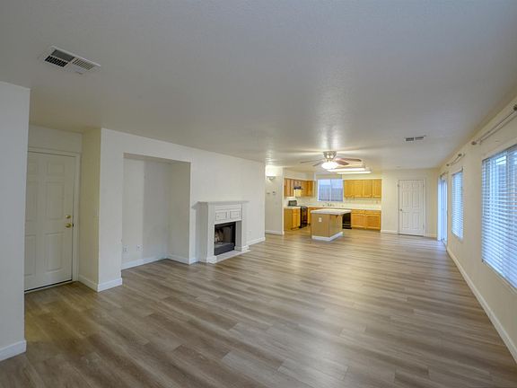 2nd image of 464 Red Robin Dr