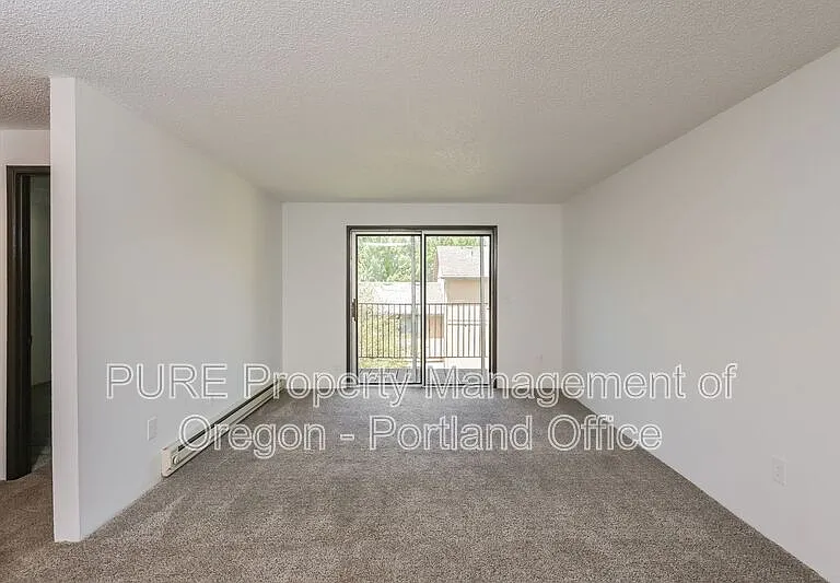 Parkway Garden — Photo 147