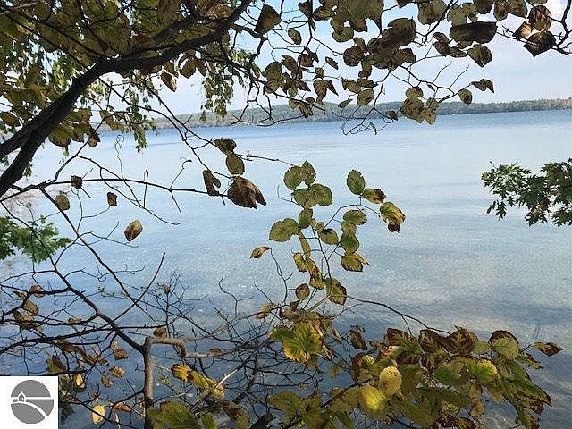 1st image of 8240 Lakeside Trl