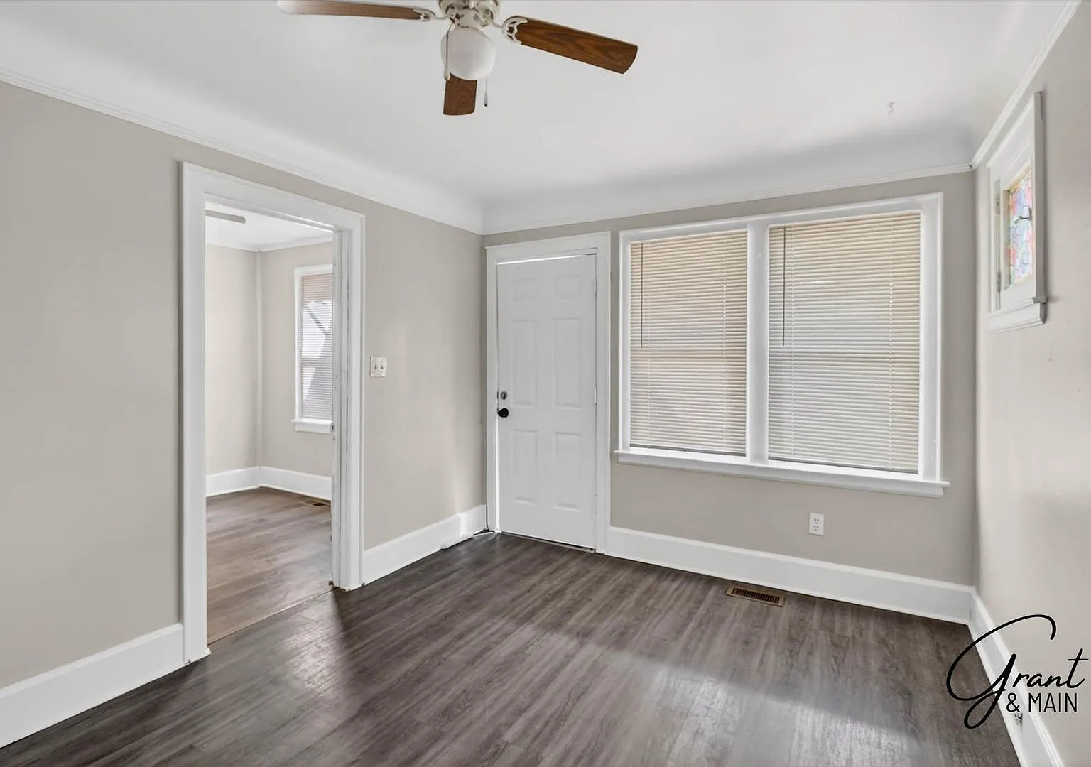 $1250 3 bedroom bungalow — Photo 4