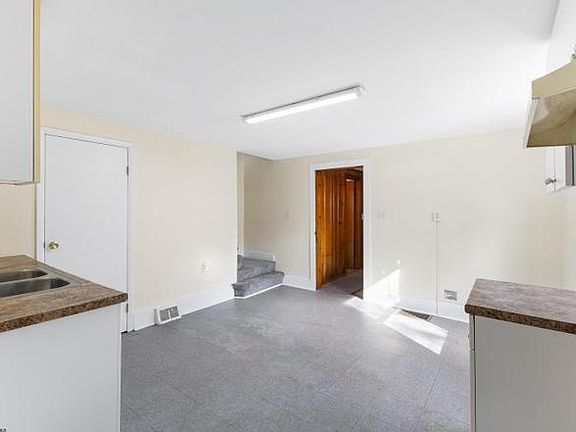 3rd image of 420 3rd St #420