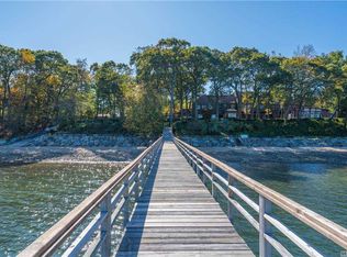 17 Quail Hill Rd, Huntington, NY 11743