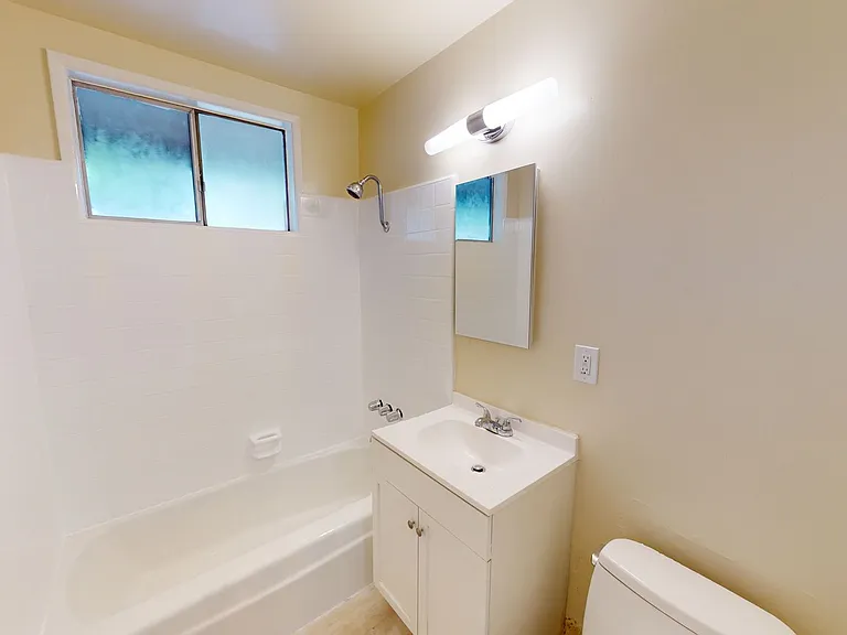 205obe — Photo 11