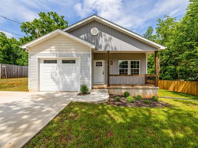 519 S Shamrock Ave, Landrum, SC, 29356